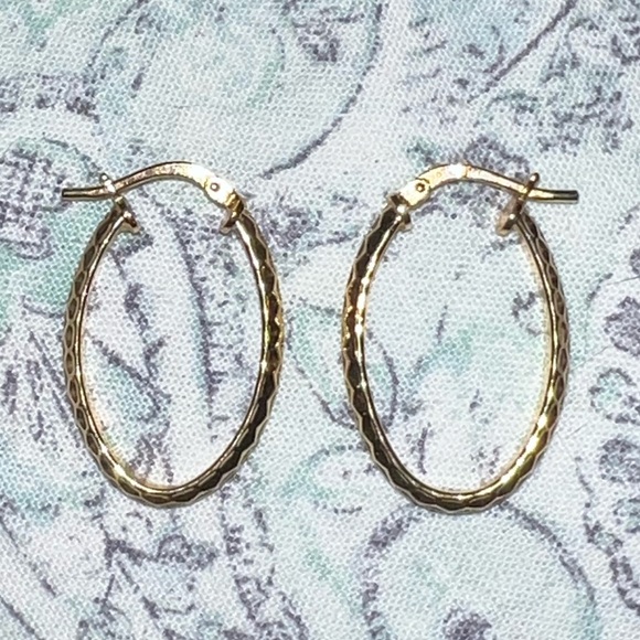 Vintage Gold Tone Hoops Stamped OTC BRZ Italy - Picture 7 of 15